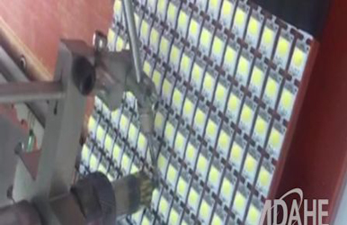 LED灯珠专用自动焊锡机视频